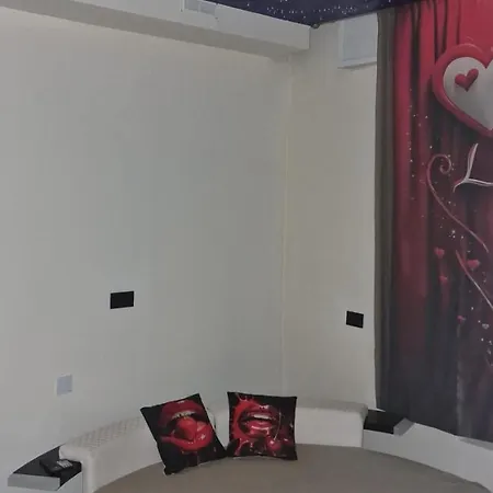 Dam Apartment Modena
